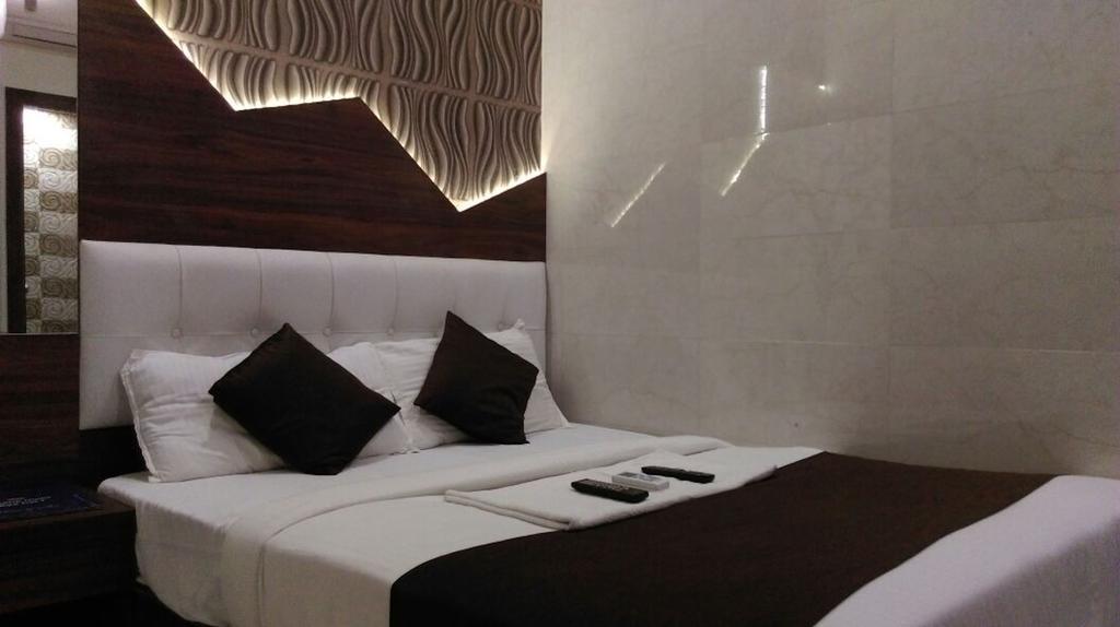 Hotel Palace Residency Мумбаї Екстер'єр фото